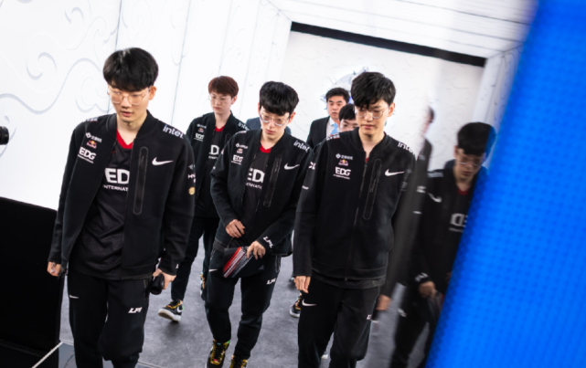 半场制造威 半场制造威