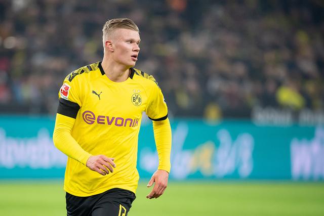 护耳头盔的 护耳头盔的