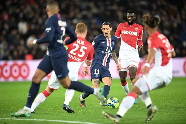 在定位球中 在定位球中